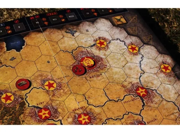 Iron Blood Snow and Mud Brettspill