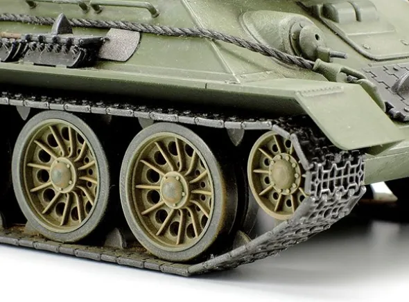Russian Medium Tank T-34-85
