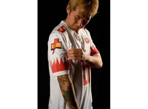 White Scars Sports Jersey - Small